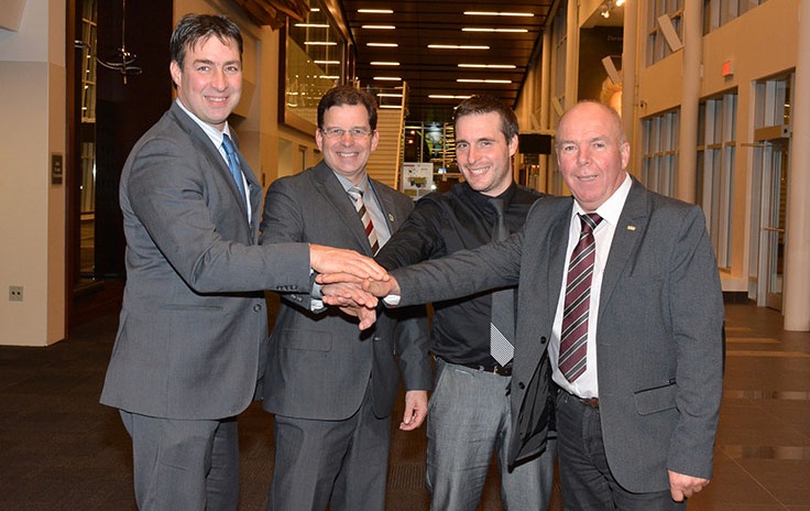 Marco Gagné, président de La Coop Seigneurie, Denis Lévesque, président du Groupe coopératif Dynaco, Olivier Corriveau, président de La Coop Rivière-du-Sud et Richard Dion, président de La Coop Unicoop.